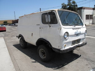 Illustration for article titled For $2,900, This 1965 Chevy Van Could Be Your 4x4 War Wagon